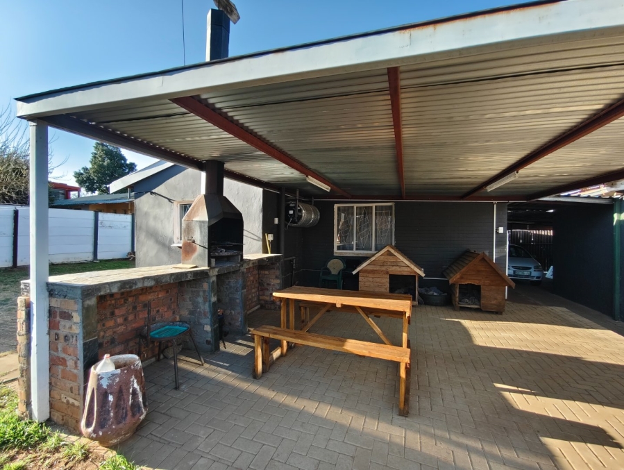 To Let 3 Bedroom Property for Rent in Uitsig Free State